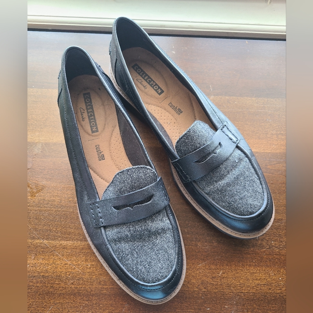 Clarks Women's Black and Gray Loafers